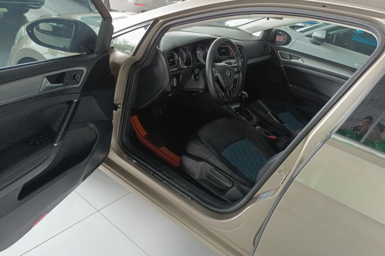 大众 高尔夫 2018款 230TSI 自动舒适型中控内饰20