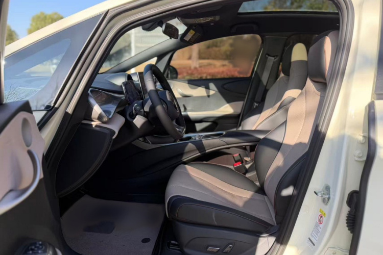 比亚迪 海豚 2025款 420km 时尚版中控内饰7003