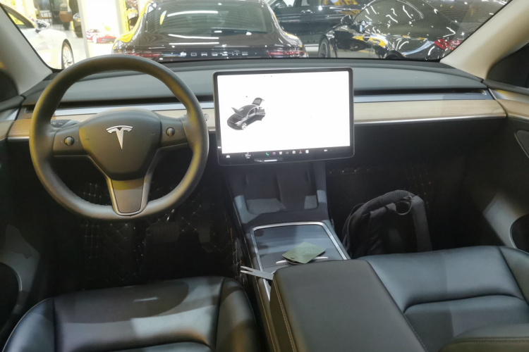 特斯拉 Model Y 2021款 标准续航后驱版中控内饰7002