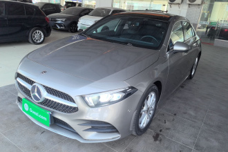 奔驰A级 2020款 改款 A 200 L 运动轿车时尚型