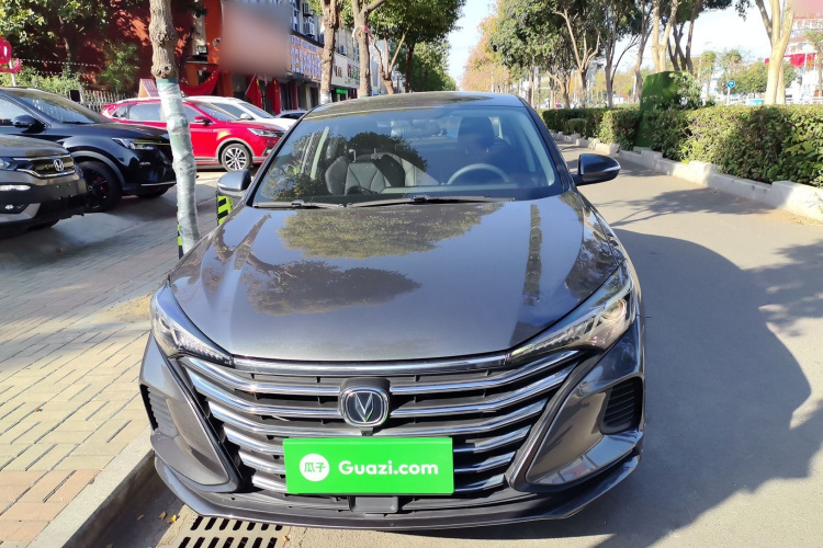 长安 逸动 2021款 PLUS 1.6L GDI 手动精英型车身外观2