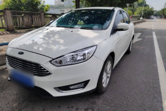 福特 福克斯 2017款 三厢 EcoBoost 180 自动精英型