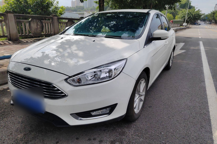 福特 福克斯 2017款 三厢 EcoBoost 180 自动精英型车身外观1