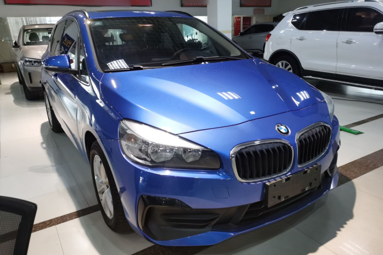 宝马2系旅行车 2018款 218i 时尚型车身外观6002