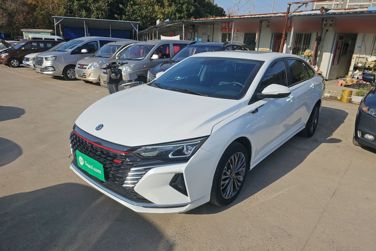 东风风神 奕炫MAX 2023款 1.5T 超能型爸版车身外观1