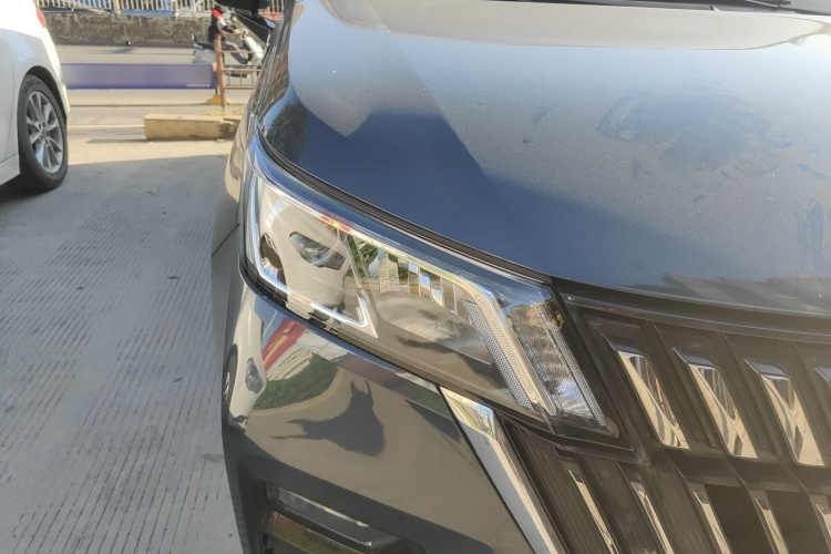 五菱汽车 五菱佳辰 2022款 1.5T CVT智享豪华型车身外观8