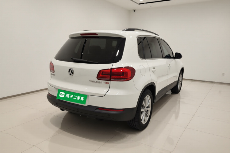 大众 途观 2015款 1.8TSI 自动两驱舒适版车身外观7