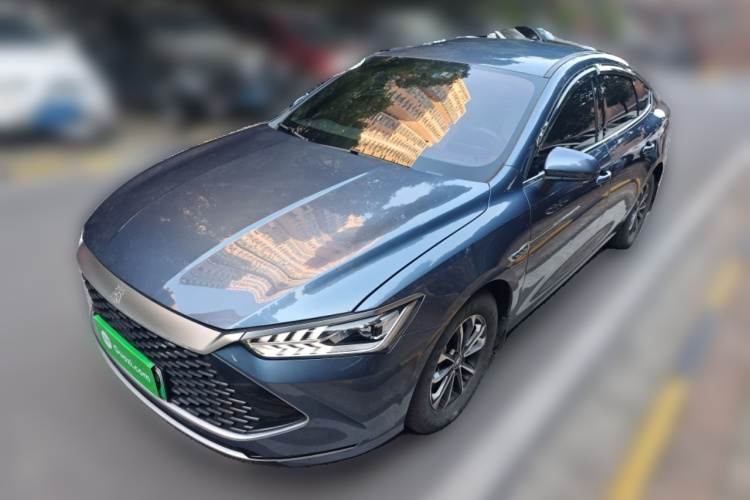 比亚迪 秦PLUS 2024款 荣耀版 DM-i 55KM领先型车身外观1