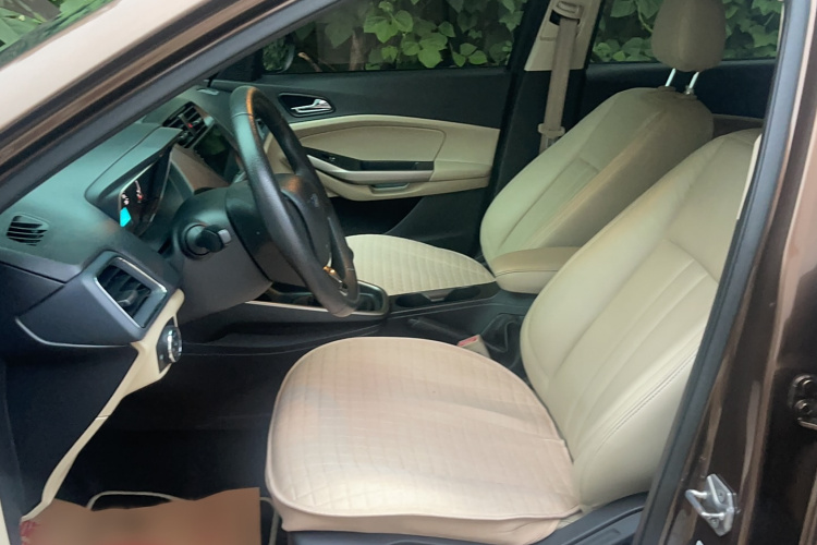 福特 福睿斯 2015款 1.5L 手动舒适型局部细节19