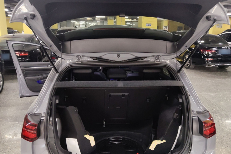 大众 高尔夫 2023款 改款 280TSI DSG R-Line机舱底盘23