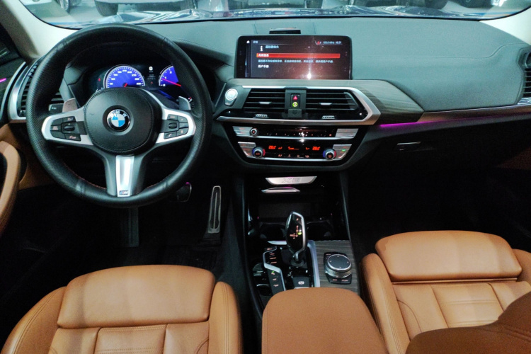 宝马X3 2018款 xDrive30i 领先型 M运动套装 国V中控内饰7002