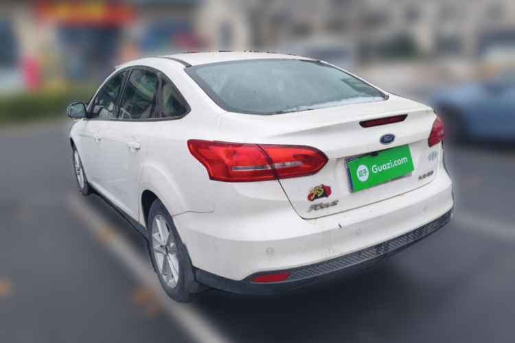 福特 福克斯 2015款 三厢 1.6L 手动风尚型车身外观5