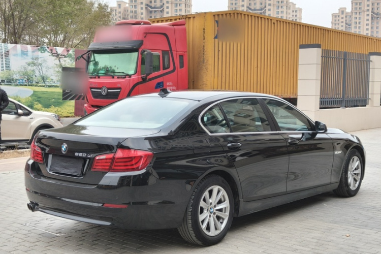 宝马5系 2011款 520Li 典雅型车身外观6002