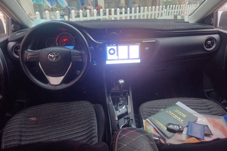 丰田 卡罗拉 2018款 1.2T S-CVT GL智享版中控内饰12