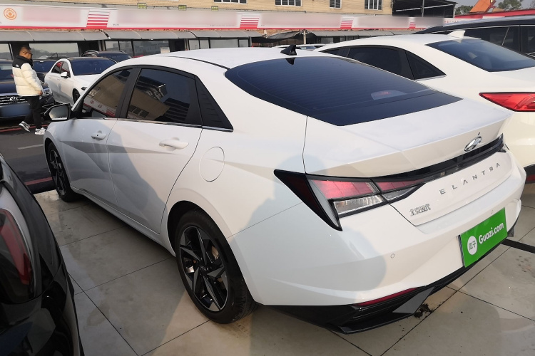 现代 伊兰特 2022款 1.5L CVT GLX精英版车身外观4