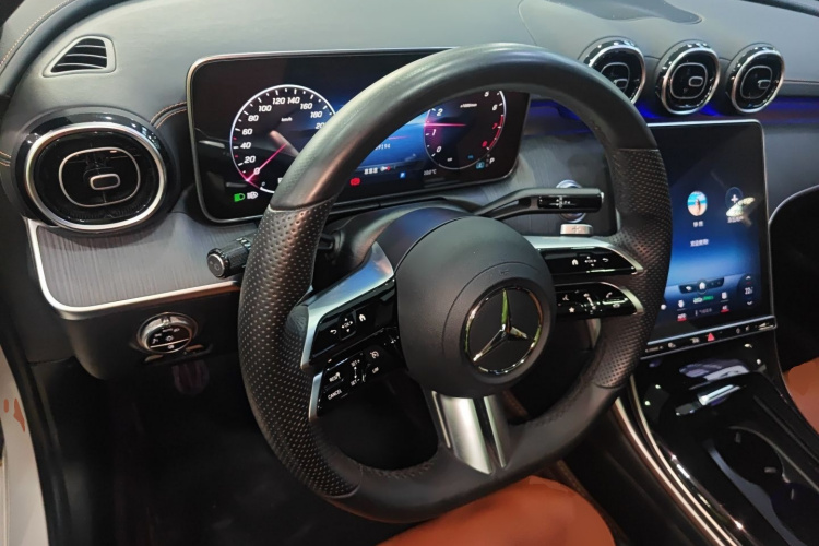奔驰C级 2022款 改款 C 200 L 运动版中控内饰7002