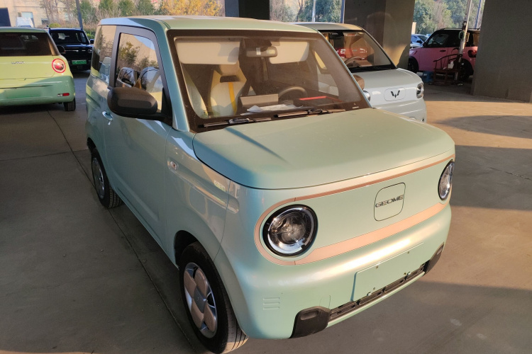 吉利银河 2023款 熊猫mini 200km 耐力熊车身外观3