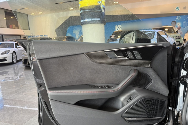 奥迪RS 5 2024款 RS 5 2.9T Sportback 燃擎版中控内饰7009