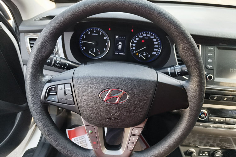 现代 名图 2016款 1.6T 自动智能型GLS中控内饰13