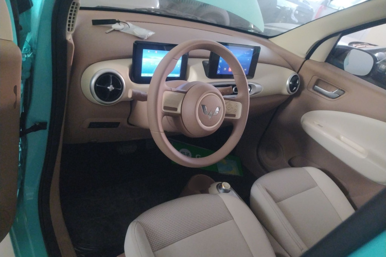 五菱汽车 宏光MINIEV 2025款 四门版 臻享+款中控内饰12