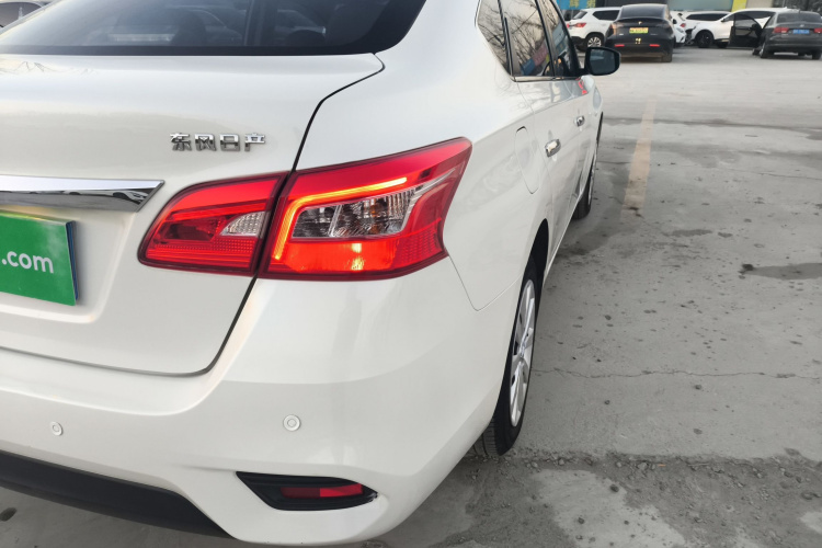 日产 轩逸 2021款 经典 1.6XE CVT专享版车身外观9