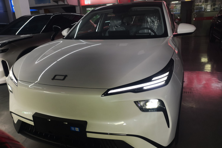 奔腾 悦意03 2025款 565km 乐享版车身外观2