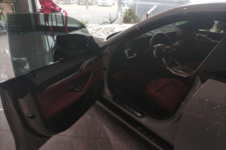 宝马4系 2023款 425i Gran Coupe M运动曜夜套装中控内饰7003