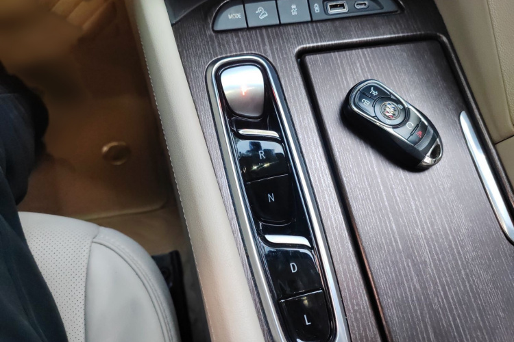 别克 昂科旗 2020款 28T 四驱Avenir艾维亚局部细节18