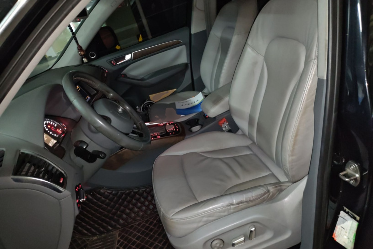 奥迪Q5 2015款 40 TFSI 舒适型中控内饰19