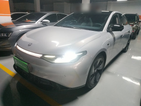 零跑汽车 零跑C01 2022款 四驱双电机性能版