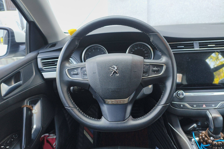 标致408 2015款 1.2T 自动豪华版局部细节13