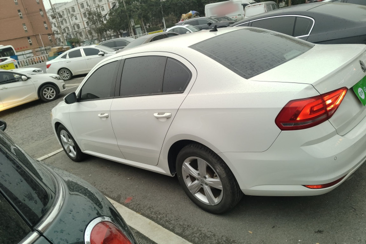 大众 朗逸 2017款 1.6L 自动风尚版车身外观4