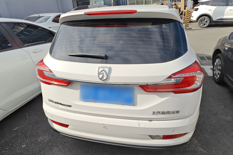 宝骏310W 2017款 1.5L 手动时尚型 国V车身外观6