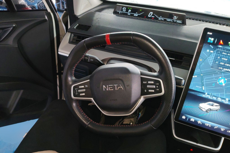 哪吒汽车 哪吒V 2022款 长续航行业定制版中控内饰13