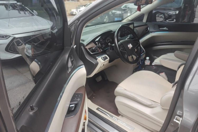 别克GL8 2020款 陆上公务舱 652T 尊贵型中控内饰7003