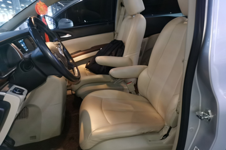 别克GL8 2017款 25S 舒适型 国V局部细节19