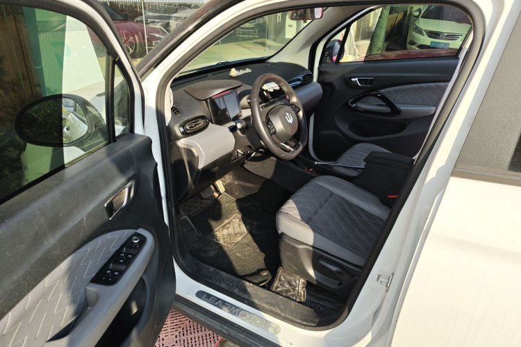 零跑汽车 零跑T03 2021款 400豪华版中控内饰20