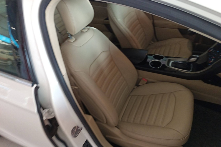 福特 蒙迪欧 2013款 1.5L GTDi180时尚型局部细节41