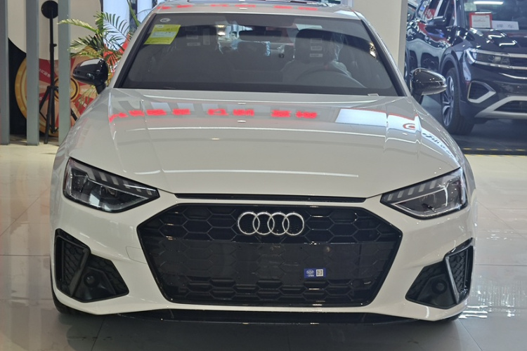 奥迪A4L 2025款 200万辆悦享版 40 TFSI 豪华动感型车身外观6001
