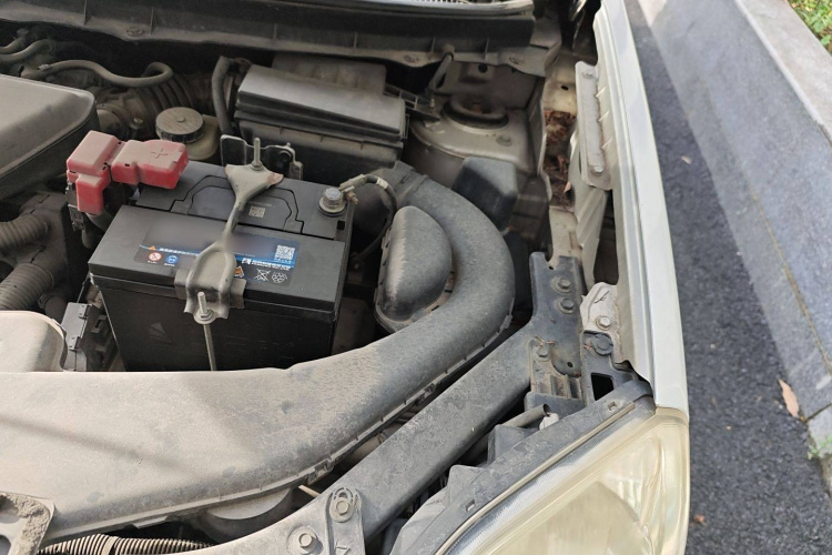 日产 奇骏 2010款 2.5L CVT豪华版 4WD局部细节9007