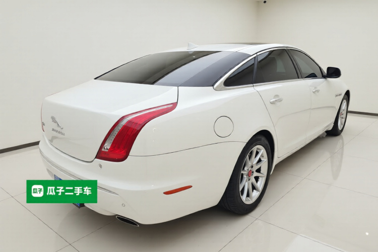 捷豹XJ 2014款 XJL 2.0T 两驱典雅商务版车身外观7