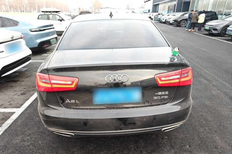 奥迪A6L 2015款 30 FSI 百万纪念舒享型车身外观6
