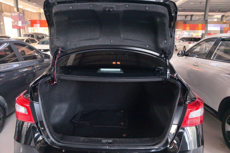 日产 轩逸 2024款 改款 经典 1.6XE CVT舒适版机舱底盘23