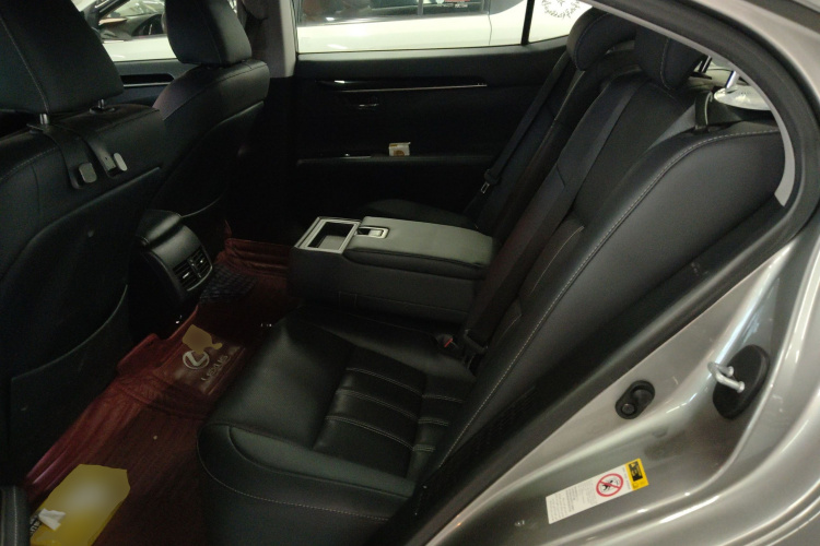 雷克萨斯ES 2015款 300h 舒适版中控内饰21