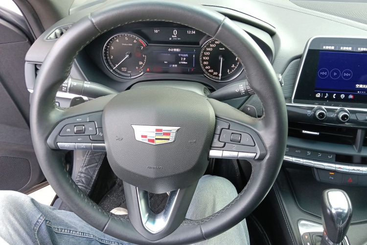 凯迪拉克CT4 2021款 28T 风尚型中控内饰13