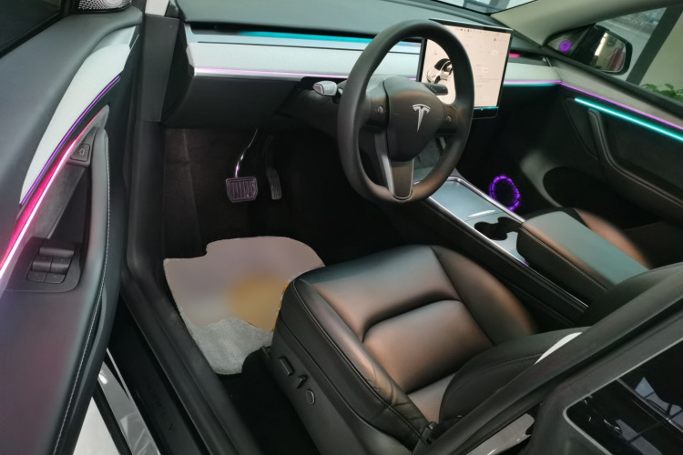 特斯拉 Model Y 2024款 后轮驱动版中控内饰20