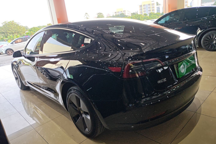 特斯拉 Model 3 2022款 后轮驱动版车身外观4