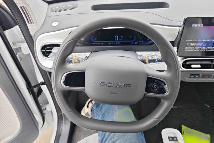 吉利银河 熊猫 2025款 210km 元气熊中控内饰13