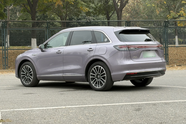 鸿蒙智行 尚界H5 2025款 纯电 Max 长续航车身外观6006