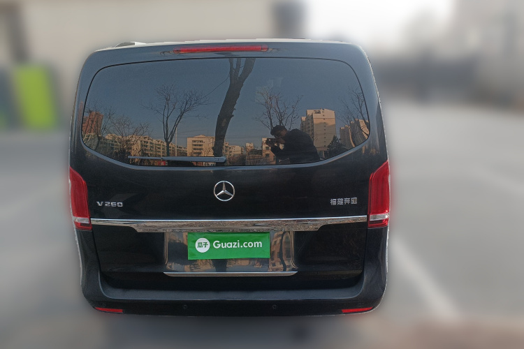 奔驰V级 2018款 V 260 尊贵版 国VI车身外观6